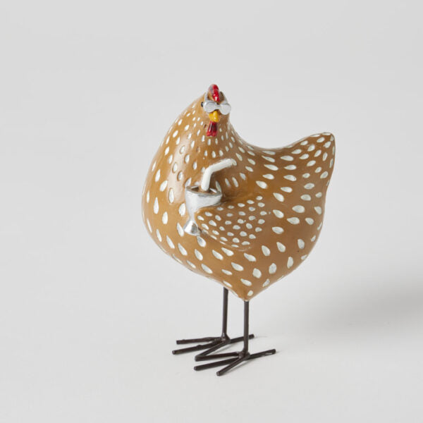 CHICKEN SCULPTURE NUTMEG